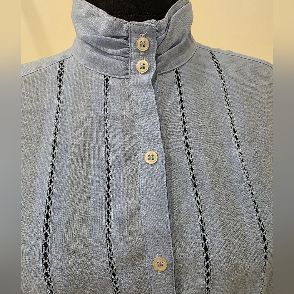 Vintage Elegant Blue Button Down Shirt with Crochet EUR 44 M-L US 12 - Picture 3 of 8